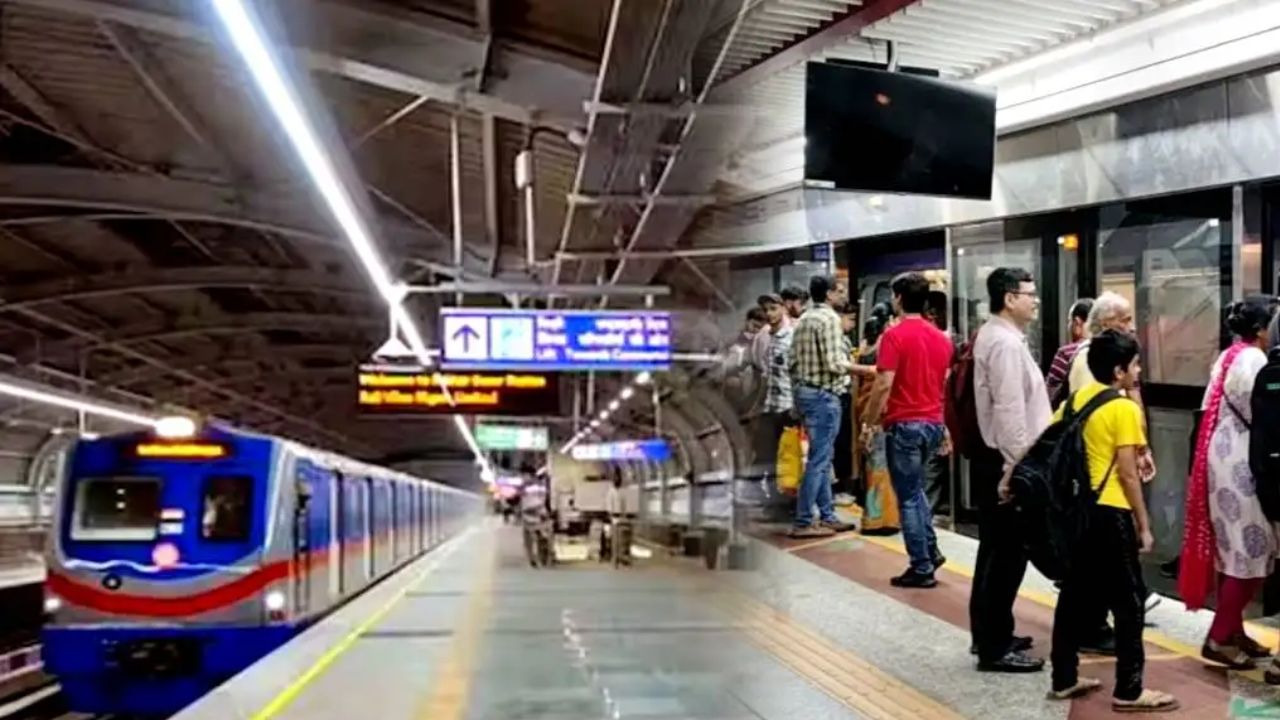Kolkata Metro Passengers faced inconvenience on sunday morningr on the green line