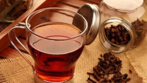 Health drink clove tea daily to prevent cold-related illnesses