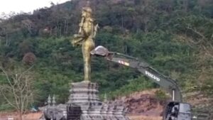 Statue of Vishnu destroyed in the conflict between Thailand -Cambodia.