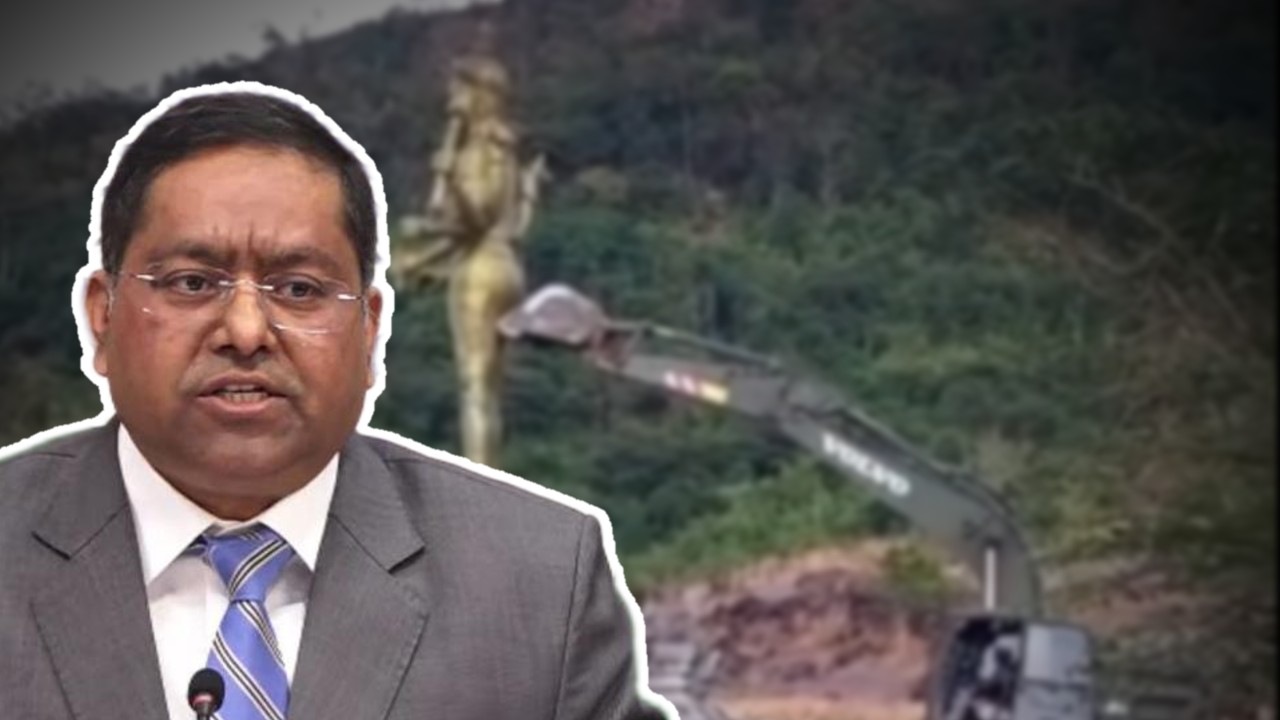 Statue of Vishnu destroyed in the conflict between Thailand-Cambodia.