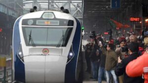 Ticketless Crowd on Vande Bharat Creates Chaos at Howrah