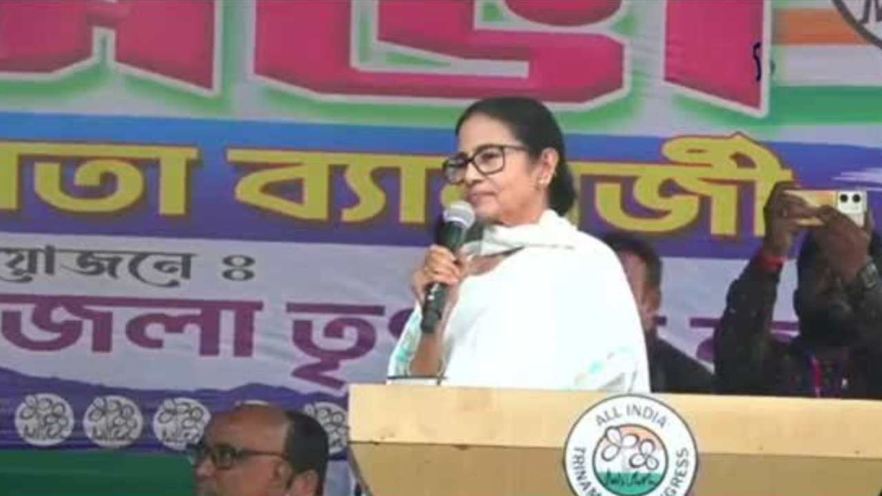 Mamata Banerjee Hits Out at BJP Vegetarian Imperialism