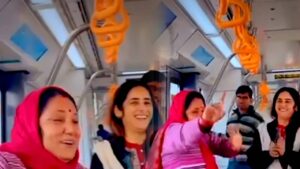 Viral Video the metro service has been launched in Bhopal and moments of passengers excitement
