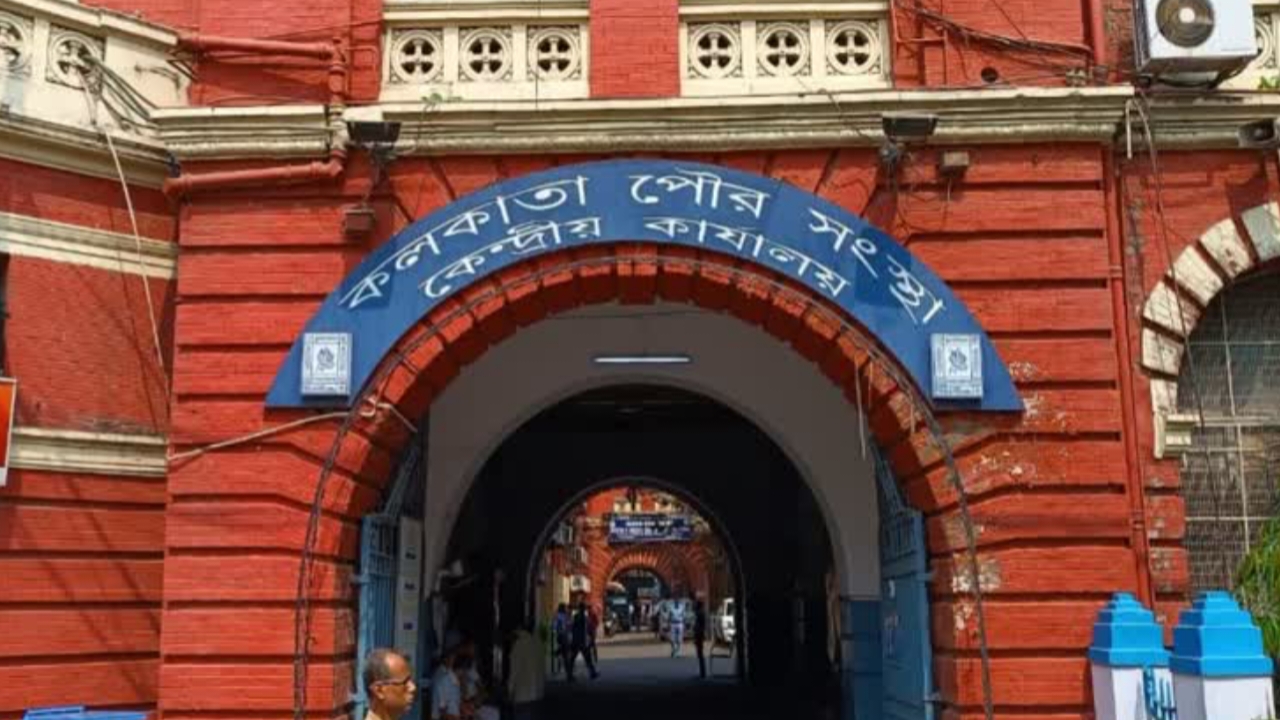 Kolkata Municipal Corporation Restore Abandoned Pond at Golf Green