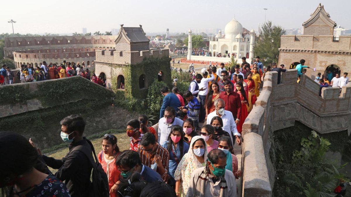 Kolkata crowd tops Christmas on new year