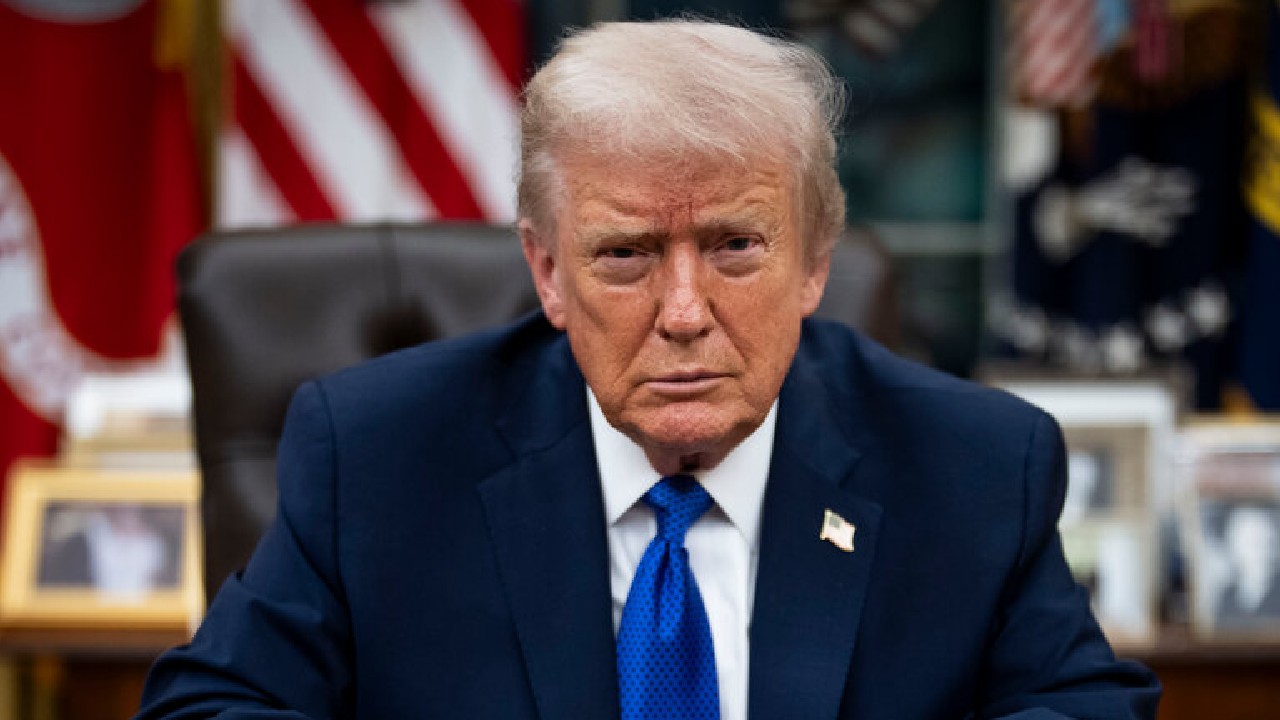 শুধু আমেরিকা নয়! এই দেশের প্রেসিডেন্টও ডোনাল্ড ট্রাম্প? নিজেই করলেন ঘোষণা