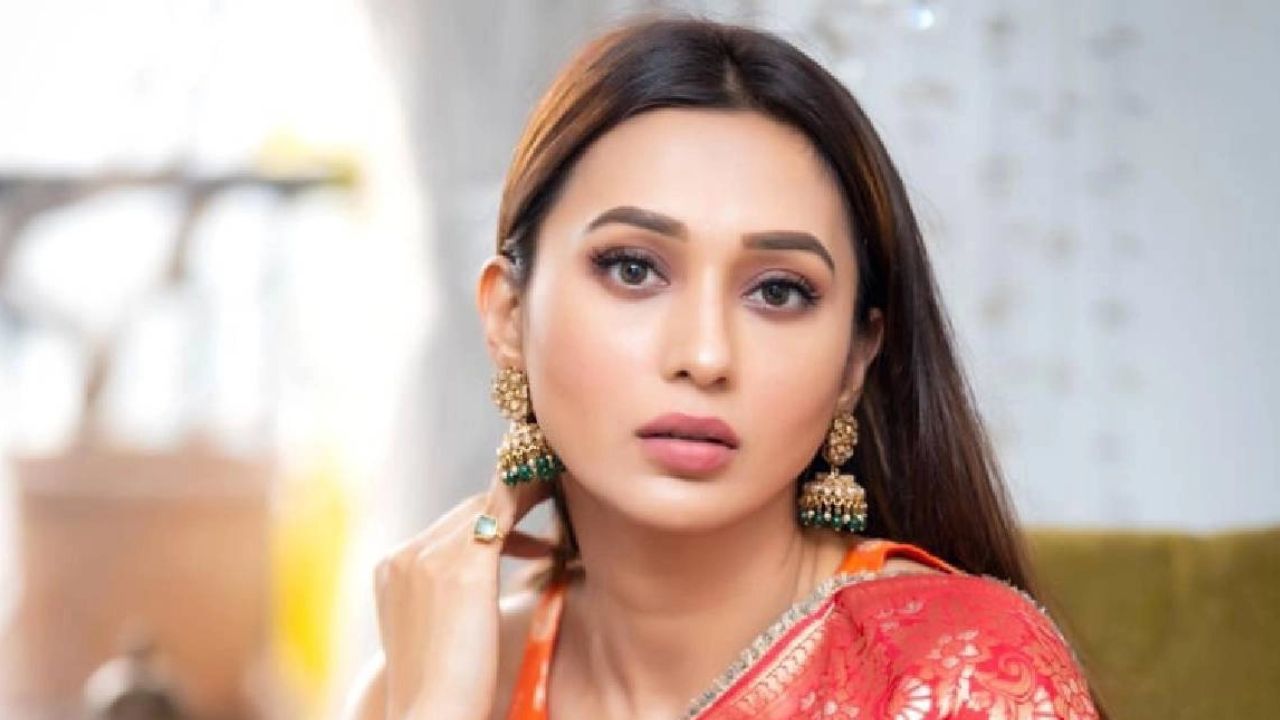 Tanay shastri got bail on mimi chakraborty birthday 