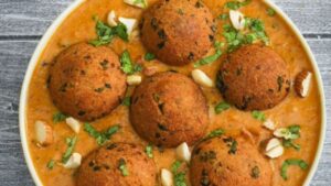 Recipe make delicious paneer stuffed potatoes recipe with few ingredients