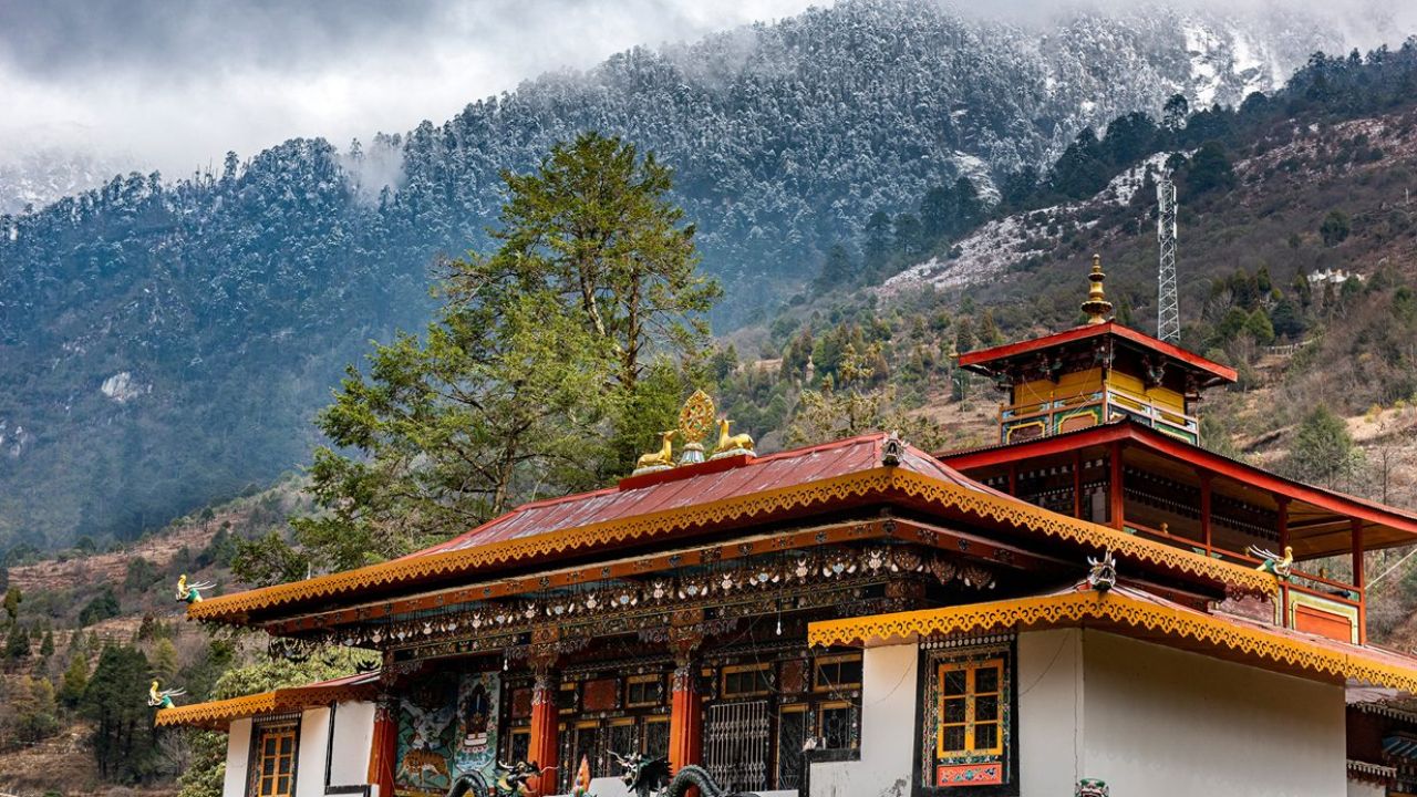 Travel this village, surrounded by hills, rivers, and tea gardens, could be the perfect place