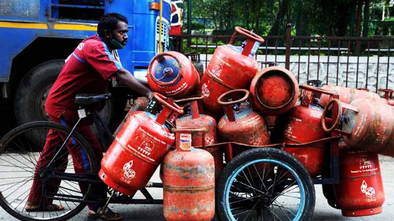 দোলে ফ্রি-তে LPG গ্যাস সিলিন্ডার দেবে রাজ্য সরকার, কীভাবে মিলবে সুবিধা?
