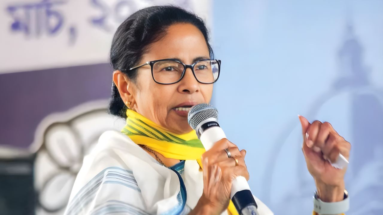 ফের রাজ্যে হচ্ছে লকডাউন? ভোটের আগেই বড় কথা বলে দিলেন মমতা