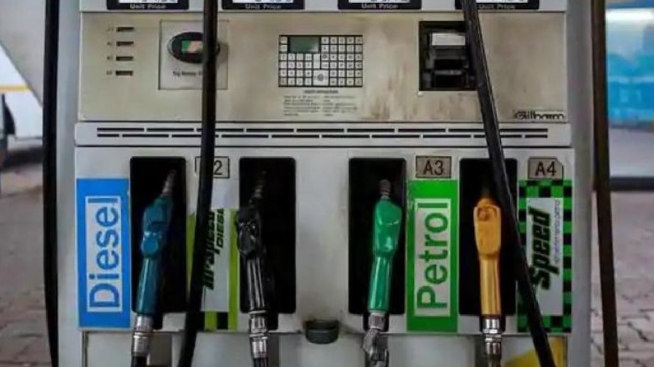 যুদ্ধের আঁচ মধ্যবিত্তের হেঁশেলে, রান্নার গ্যাসের পর এবার পেট্রোল-ডিজেলের দাম বৃদ্ধি? কী জানাল কেন্দ্র