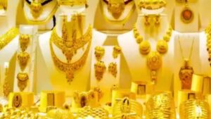 Gold Price fall by end ofmmarch know the latest rates of 22 and 24 carats today