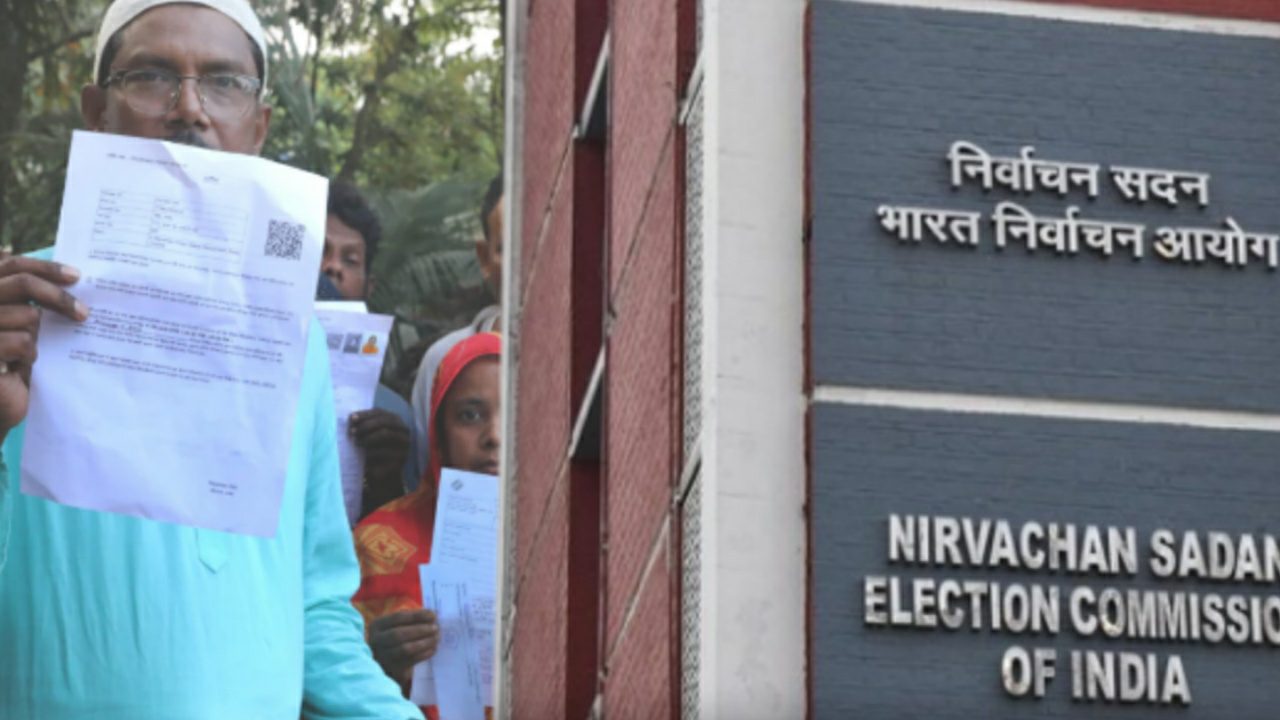 ফ্রিজ হয়ে গেল চূড়ান্ত ভোটার তালিকা, কোন জেলায় কত নাম বাদ পড়ল? এক ক্লিকে দেখুন