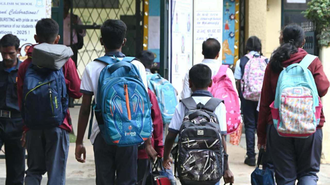 বৈশাখের শুরুতেই চরমে গরম, স্কুলগুলিতে সামার ভ্যাকেশন কবে থেকে? হতে পারে বড় ঘোষণা