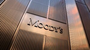  What Moody's said about India's economy in the war climate?