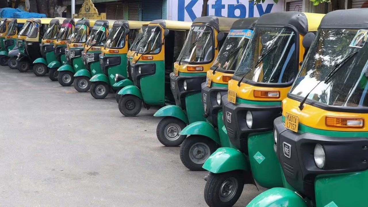 ফের মূল্যবৃদ্ধি অটো LPG-তে, এক লাফে ১২.২৮ টাকা বাড়ায় চাপে অটোচালকরা