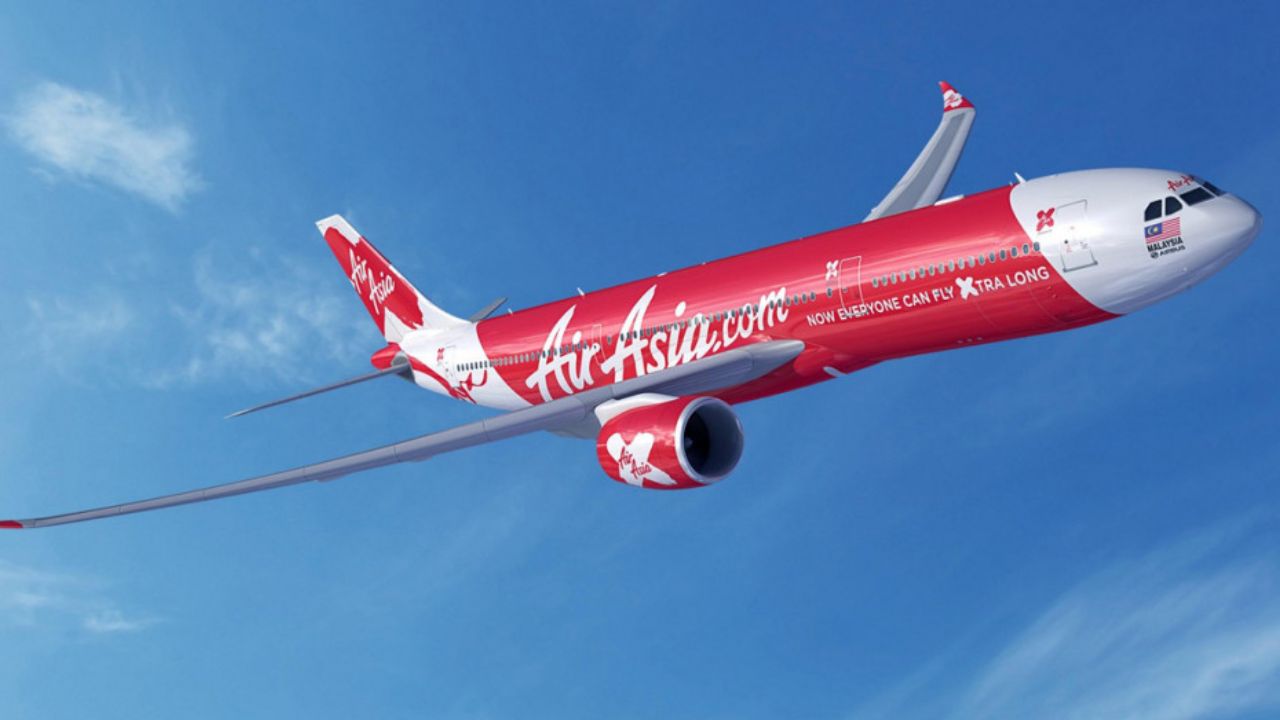 যাত্রীদের জন্য বড় ধাক্কা! জ্বালানি খরচ বাড়তেই টিকিটের দাম বাড়াল এয়ারএশিয়া এক্স বিমান