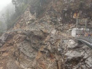 800 Tourists Stranded in Sikkim Due to Massive Landslide!