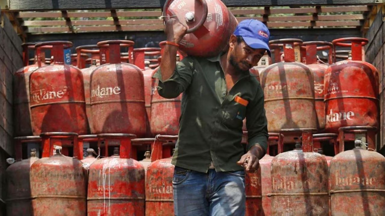 সাধারণ মানুষকে স্বস্তি দিয়ে গ্যাস নিয়ে বড় সুখবর দিল কেন্দ্র
