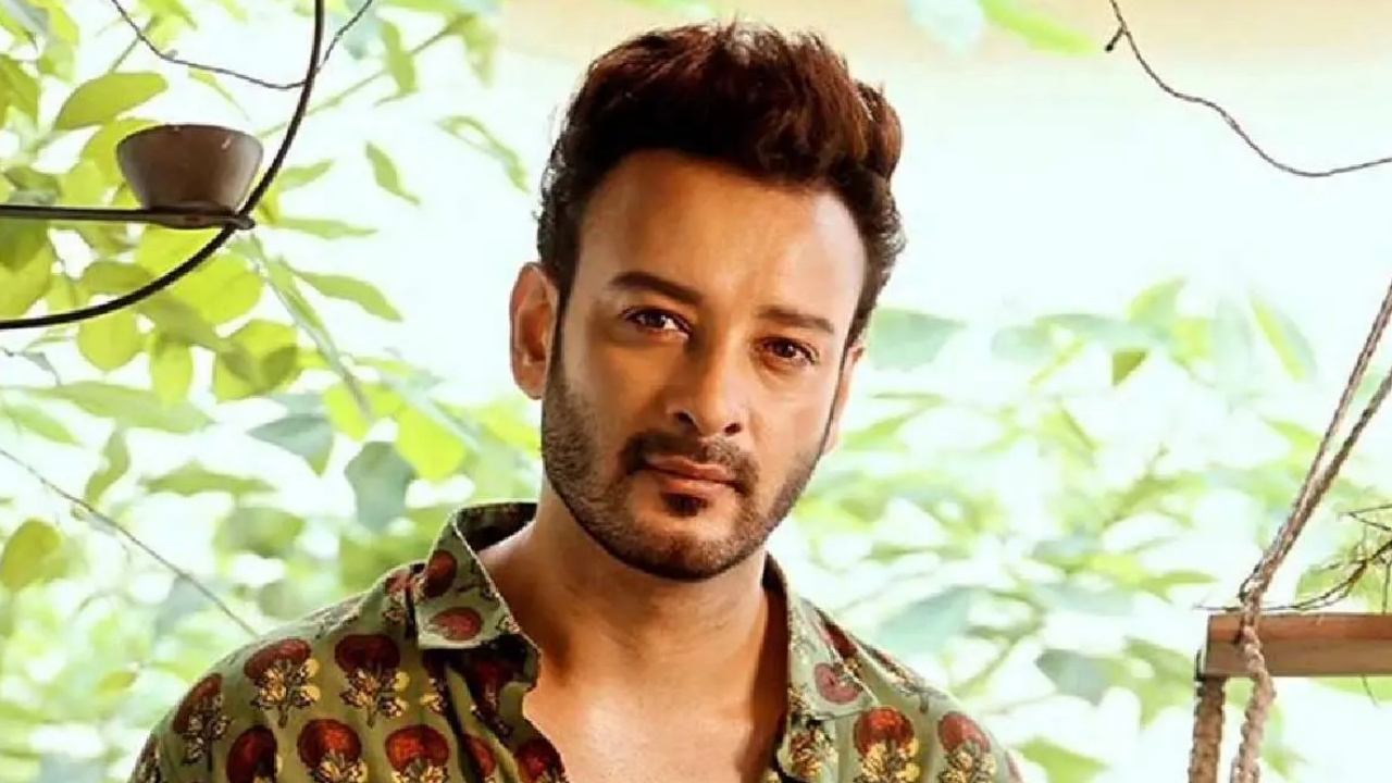 ‘জনতাই পাল্টি মেরেছে, শিল্পীরা আলাদা কেন হবে’, সরকার পরিবর্তনে বিষ্ফোরক সাহেব