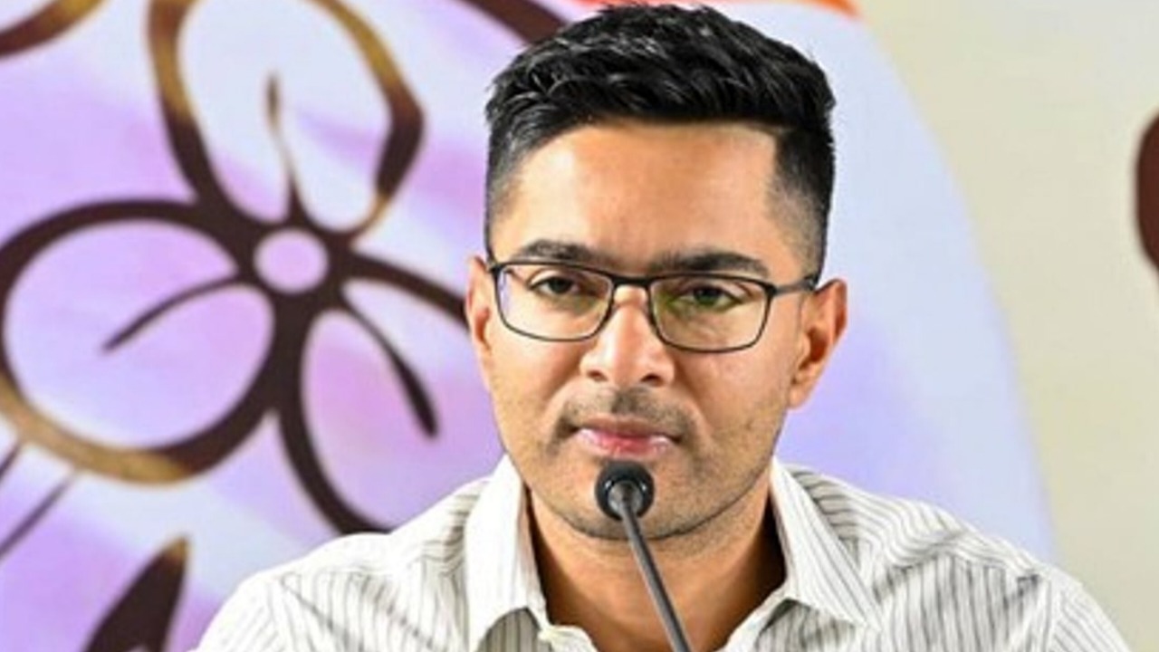 বাড়ছে বিতর্ক! অভিষেক ও সায়নীর ঘোষের যৌথ মালিকানায় ফ্ল্যাট? রিপোর্টে সামনে আসতেই তোলপাড়