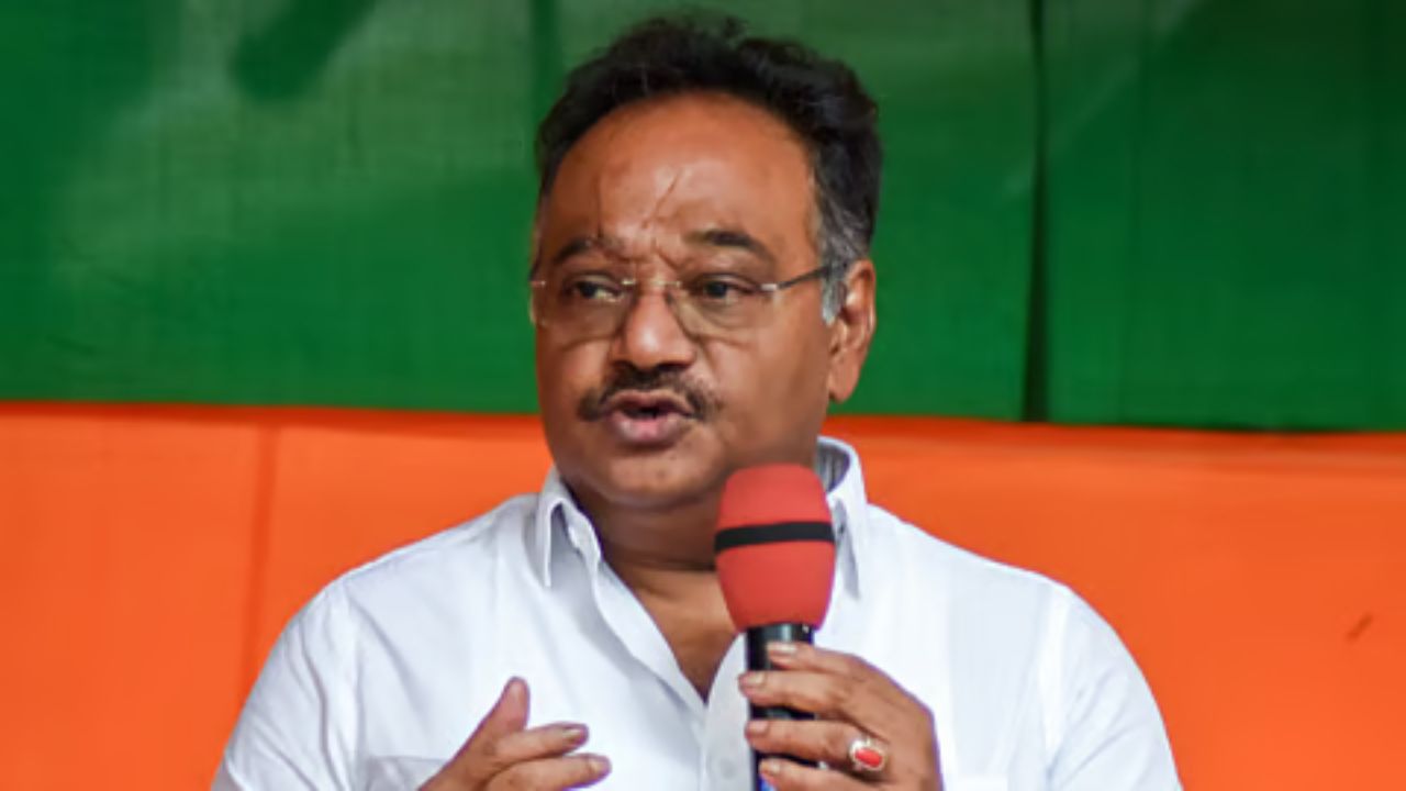 ‘১০০ দিনের মধ্যে শিল্পক্ষেত্রে ধামাকা’, বড় কথা বলে দিলেন শমীক ভট্টাচার্য
