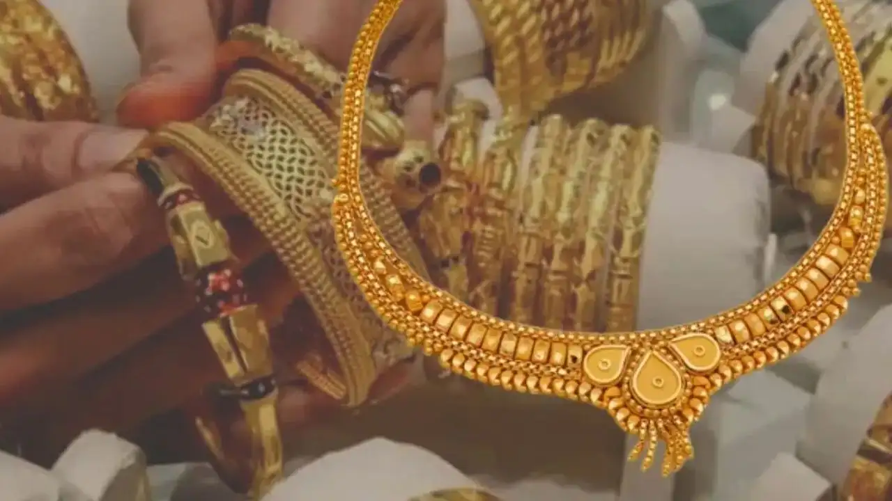 Gold Price find out how much it will cost to buy one bhori of gold today