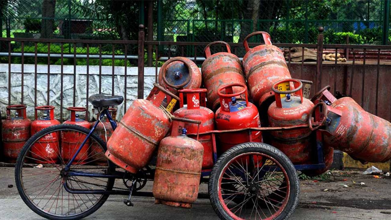 রান্নার গ্যাসের নিয়মে বড় আপডেট, গ্রাহকদের জন্য নয়া ঘোষণা কেন্দ্রের
