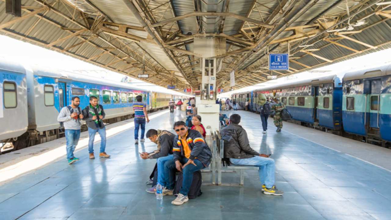 How to get license for stall in Indian Railways platform 