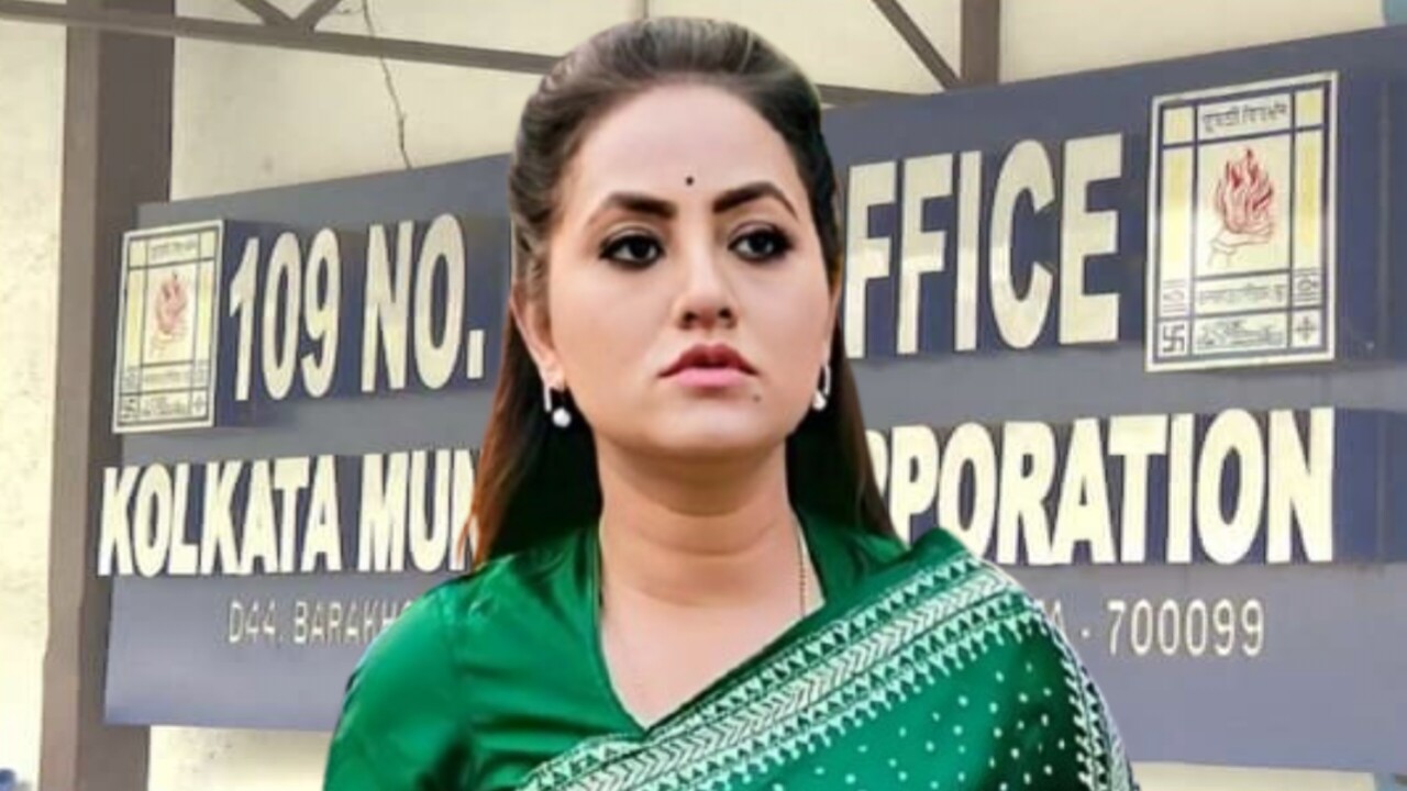 কন্ডোম, ম্যাসাজ মেশিন, নগদ টাকা! তৃণমূল কাউন্সিলরের অনন্যা বন্দ্যোপাধ্যায়ের অফিসে মিলল কী কী?