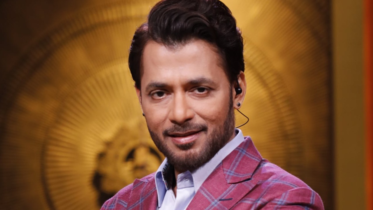 মাসে একবার নয়, দু’বার বেতন! চাকরিজীবীদের আর্থিক চাপ কমাতে অভিনব প্রস্তাব অনুপম মিত্তলের