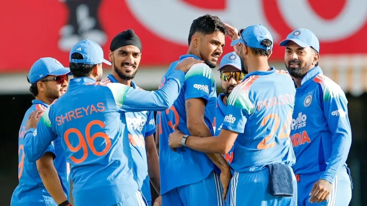 ভুলিয়ে দিলেন বুমরার অভাব! আফগানদের বিরুদ্ধে ভারতের জার্সিতে বল হাতে আগুন ঝড়ালেন গুরুনুর ব্রার