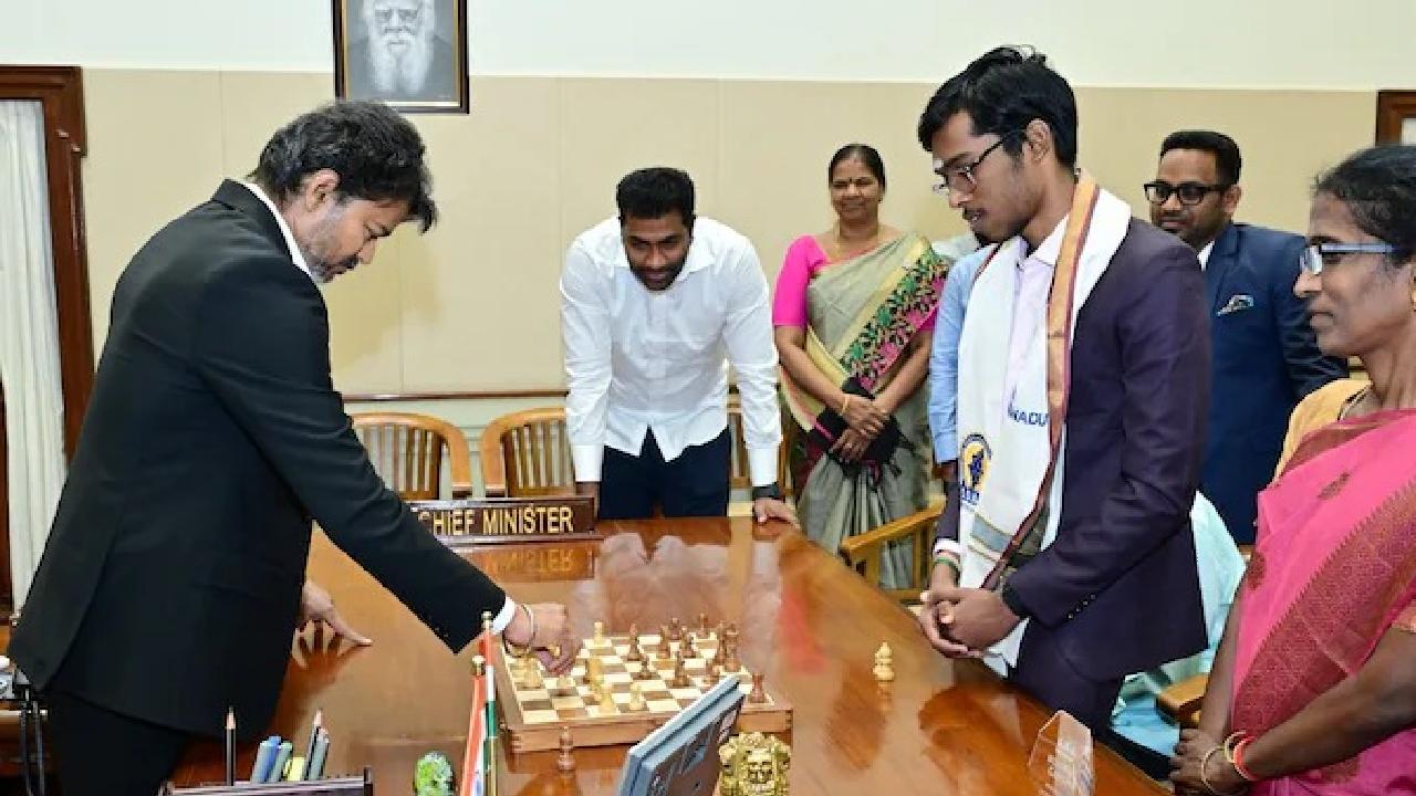 ‘উনি অত্যন্ত ভালো খেলেন’ , মুখ্যমন্ত্রী বিজয়ের দাবার চালে অবাক খোদ প্রজ্ঞানন্দ