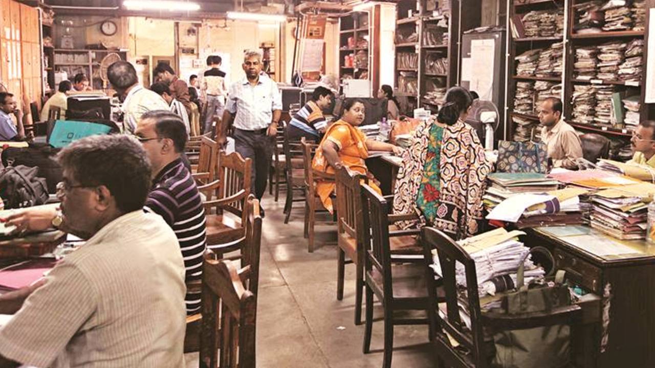 রাজ্যের সব সরকারি অফিসে আসছে বড় বদল! জরুরি নির্দেশিকা জারি অর্থ দফতরের