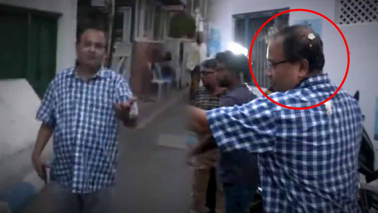 মমতার বাড়ির সামনেই উড়ন্ত পচা ডিম কুণালের মাথায়! বললেন ‘আবারও যাবো’