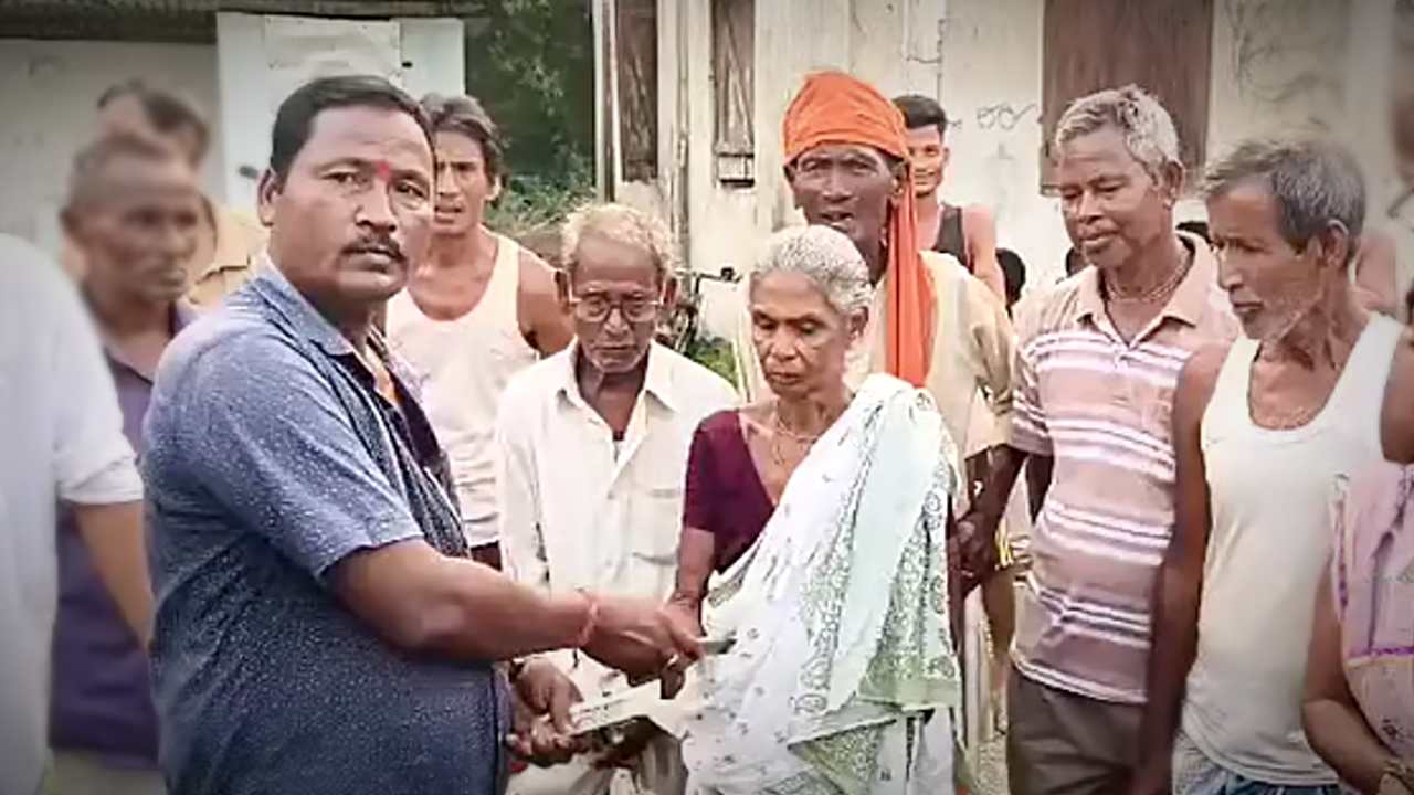 চাপ পড়তেই ‘মুচলেখা’ মাস্ট, সমস্ত জেলায় বিক্ষোভ! দাবি ‘কাটমানি’ ফেরানোর