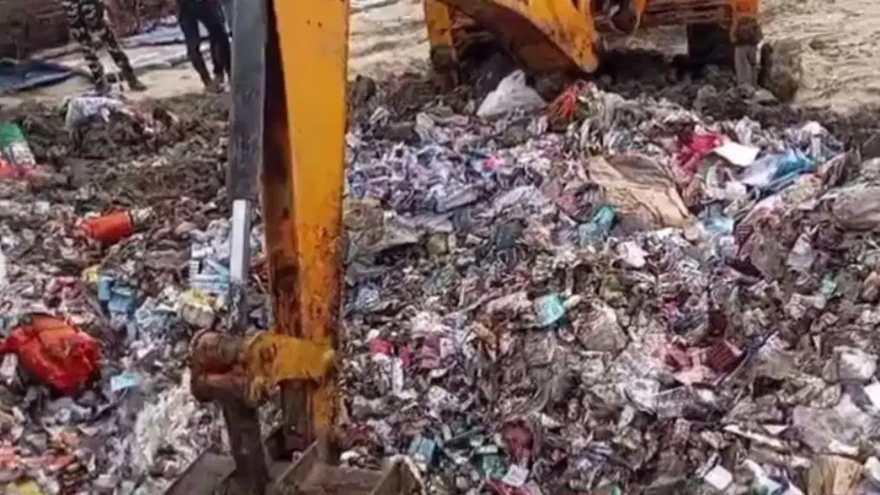 ডায়মন্ড হারবারের মাটি খুঁড়তেই চক্ষু চড়কগাছ! বেরিয়ে এল কোটি টাকার জিনিস