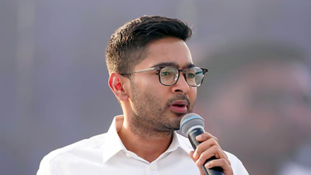 একের পর এক সমন, আদালতে দৌড়! অভিষেকের বিরুদ্ধে ঠিক কটি মামলা চলছে?