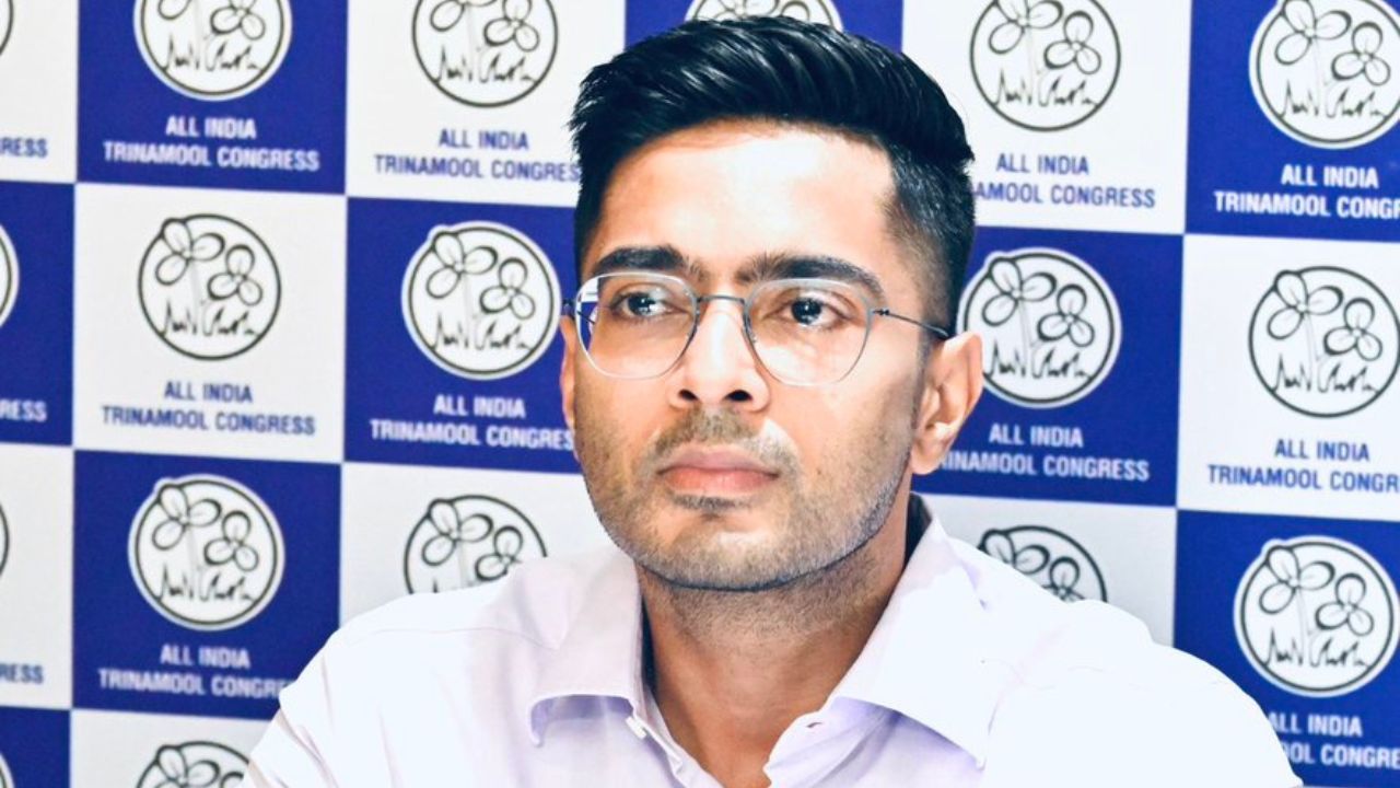 আমফানের ত্রাণে ২৫০ কোটির গরমিল! অভিষেকের বিরুদ্ধে অভিযোগ দায়ের