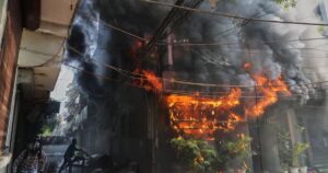  Know those people who extended a helping hand in the Delhi hotel fire.