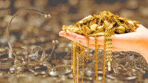 Gold price fall at the start of the week