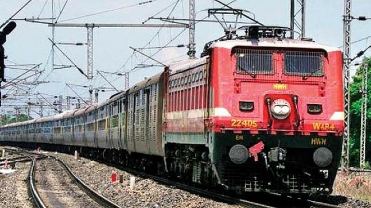 How to get free food in Indian Railways