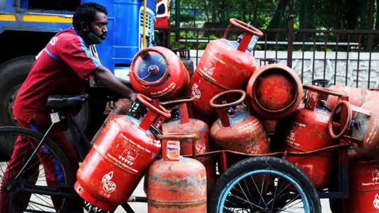 সিলিন্ডার ডেলিভারির নামে জালিয়াতি, গ্রাহকদের জন্য গুরুত্বপূর্ণ পরামর্শ তেল সংস্থাগুলির