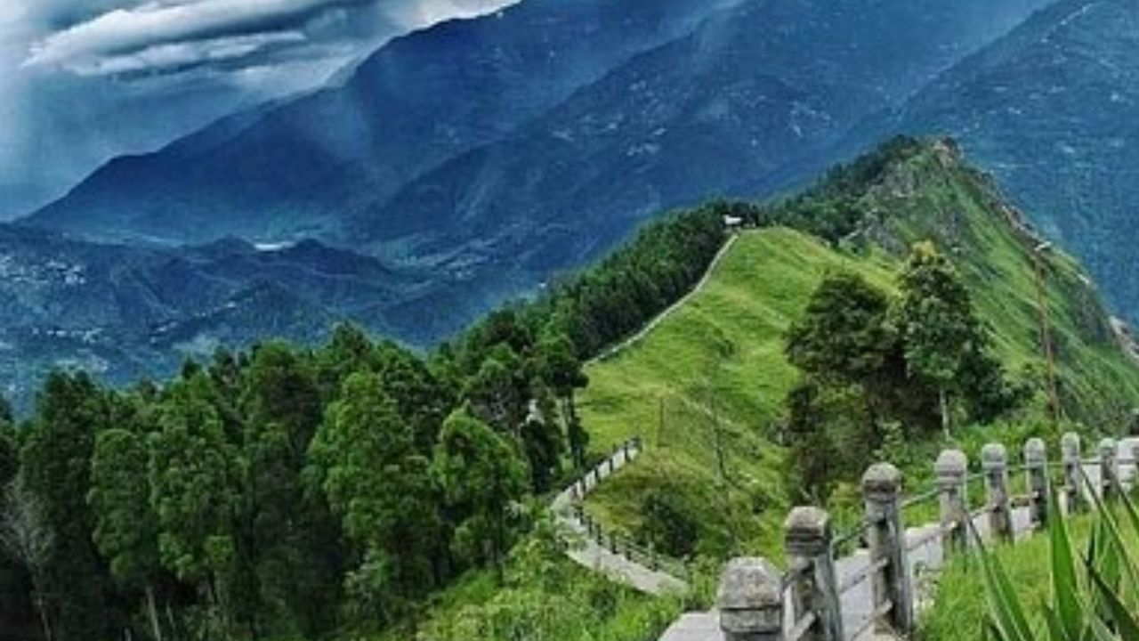 Travel Peshok to spend some peaceful time amidst the lap of nature