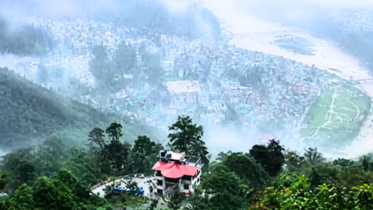 Travel offbeat hill destination Hee-Bermeok