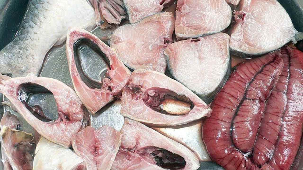 How many times should you wash hilsa fish 