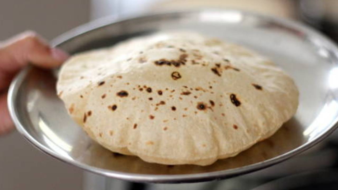 Don't make these mistakes while serving roti Vastu Tips.