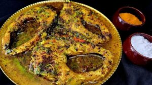 Recipe kason Pora Ilish-er Jhol hilsa curry with roasted