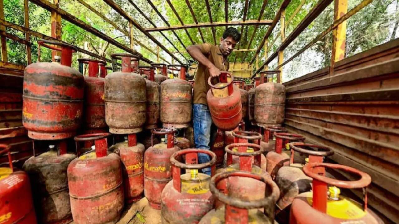 LPG Cylinder will reach home within 4 hours of booking